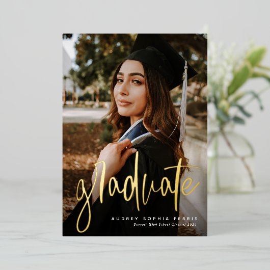 Afstuderen trendy modern, stijlvol fotoafstuderen folie uitnodiging (Staand Voorkant)