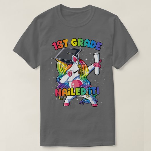 Afstuderen van de eerste graad van het borstbeen v t-shirt (Design voorkant)