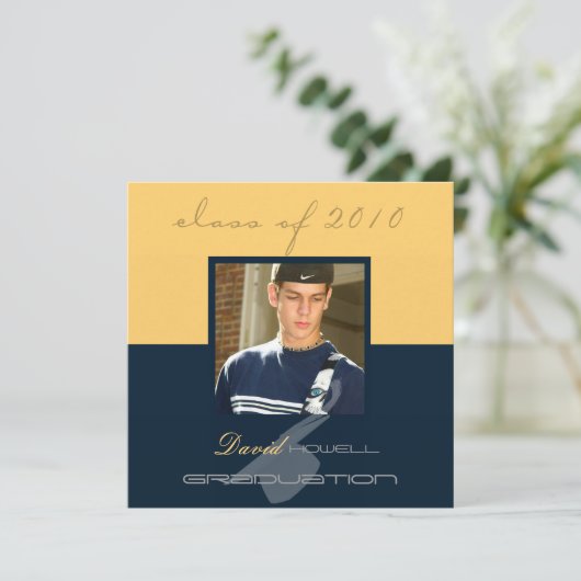 Afstuderen van de klasse 2010/Pet Kaart (Staand voorkant)