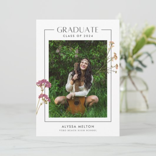 Afstuderen van de middelbare school van Wildflower (Staand voorkant)