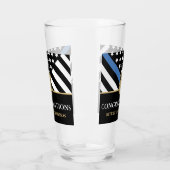 Afstuderen van de politieagent voor rechtshandhavi glas (Links)