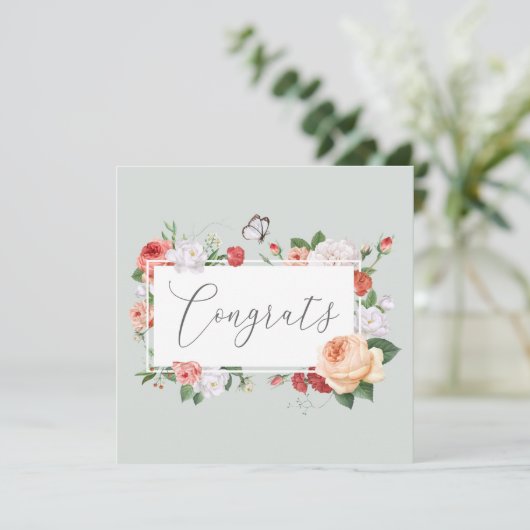 Afstuderen voegt zacht perzik en groene flora toe (Staand voorkant)