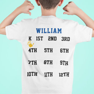 Afstuderen voor kinderverzorging, met handafdruk t-shirt