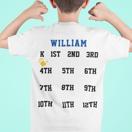 Afstuderen voor kinderverzorging, met handafdruk t-shirt