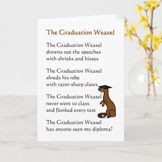 Afstuderen Weasel, College Graduation Congrats Poe Kaart (Gele Bloem)