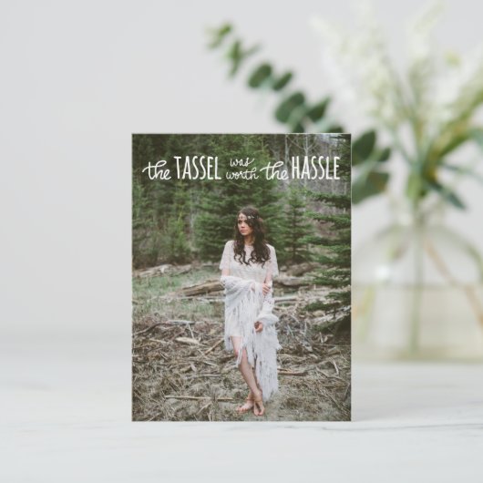 Afstuderen wit Schattige script | De datumfoto ops Aankondigingskaart (Staand voorkant)