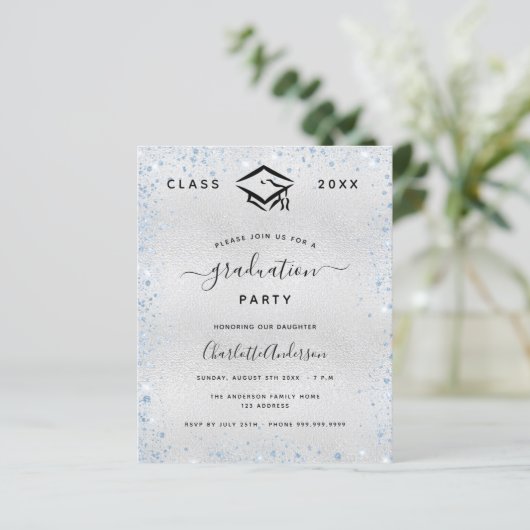 Afstuderen zilveren lichtblauwe uitnodiging (Staand voorkant)