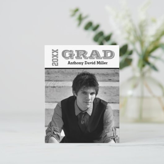 Afstuderen zwart-wit - Briefkaart uitnodiging (Staand voorkant)