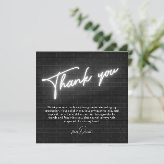 Afstuderen zwart & wit neon Flat Dank u kaart (Staand voorkant)