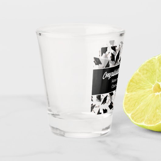 Afstuderen Zwart Wit Petten Gepersonaliseerd Shot Glas (Links)