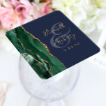 Agaat Emerald Groen Goud Script Navy Blauw Bruilof Kartonnen Onderzetters<br><div class="desc">Dit elegante moderne bruiloft onderzetter is voorzien van een smaragdgroene waterverf agaat geode ontwerp afgewerkt met faux gouden glitter. Pas eenvoudig de goudkleurige tekst aan op een marineblauwe achtergrond,  met de namen van de bruid en bruidegom in handschrift kalligrafie over een groot ampersand.</div>