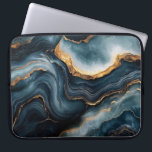 Agaat Geode met goud en marineblauw marmer Laptop Sleeve<br><div class="desc">Laptophoes met een opvallend agaatgeodedesign in rijk marineblauw met elegante gouden marmeren accenten,  perfect voor het toevoegen van een vleugje sophisticatie aan uw technische bescherming.</div>