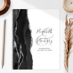 Agaat Geode Script Zwart Zilver Huwelijksplannen Planner<br><div class="desc">Deze elegante moderne weddingplanner heeft een zwart waterverf design afgewerkt met faux silver glitter. Pas eenvoudig de houtskoolgrijze tekst aan op een witte achtergrond, met de namen van de bruid en bruidegom in handschrift kalligrafie over een groot, bleek grijs ampersand. Voeg de titel en trouwdatum hieronder cursief toe. De achterkant...</div>