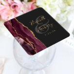 Agate Geode Script Burgundy Gold Donkere bruiloft Kartonnen Onderzetters<br><div class="desc">Dit elegante moderne bruiloft onderzetter is voorzien van een glanzend geo-design met een bruine waterverf met een faux gouden glitter. Pas eenvoudig de gouden kleurtekst aan op een grijze achtergrond met houtskool,  met de namen van de bruid en de groom in handschriftelende kalligrafie over een groot,  middelgrijs ampersand.</div>