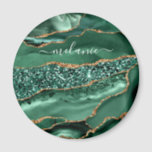 Agate Green Gold Glitter Geode Marble Custom Name Magneet<br><div class="desc">Agate Green Gold Glitter Geode Marble Custom Name Emerald Sparkle Personalized Birthday - Jubileum of Wedding Gift / Suppliest - Voeg Jouw naam toe - Tekst of verwijder - Maak uw speciale cadeautje - Resize en beweeg of verwijder tekst/elementen met aanpassingsgereedschap. Ontwerp door MIGNED. Zie mijn andere projecten/design en schilderijen....</div>