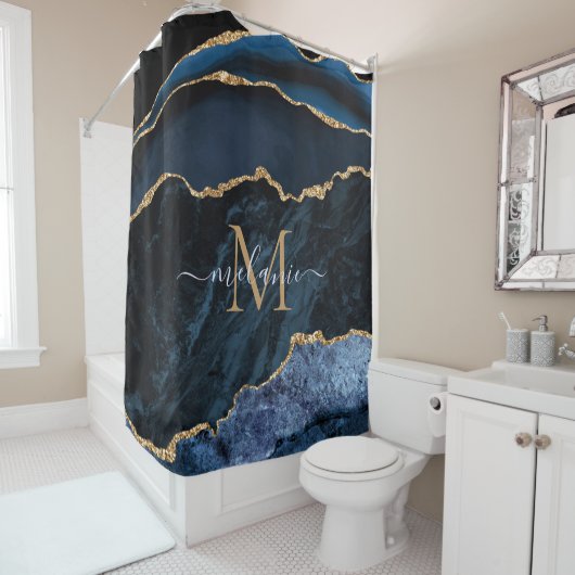 Agate Navy Blue Gold Gemstone Marble Monogram Naam Douchegordijn (In situ)