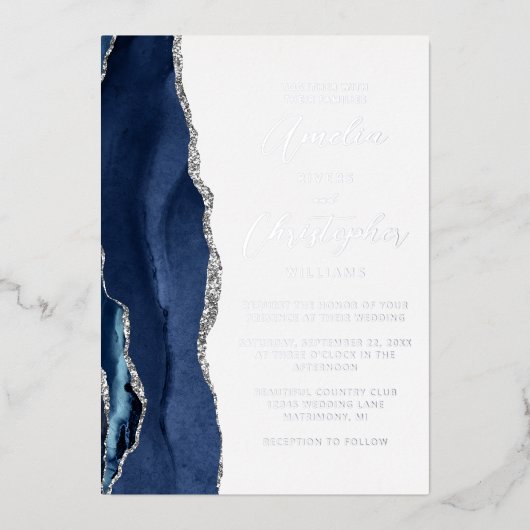 Agate Navy Blue Silver Modern Script Wedding Folie Uitnodiging (Voorkant)