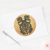 Aged Blauw en Zwart Haida Spirit Tree Kikker Ronde Sticker (Envelop)