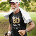 Aged to Perfection 80th Birthday T-Shirt<br><div class="desc">Custom zwart en goud tachtigste verjaardag t-shirt met tachtig gouden hellium ballonnen,  het gezegde "cheers to 80 years",  "aged to perfection",  en de datum.</div>