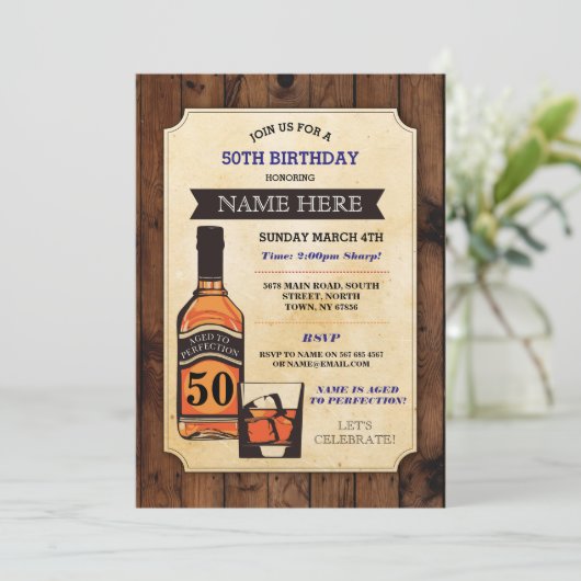 Aged to Perfection Verjaardag Whisky Uitnodigingen (Staand voorkant)