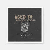 Aged to Perfection Whiskey Verjaardagsfeest Servet (Voorkant)