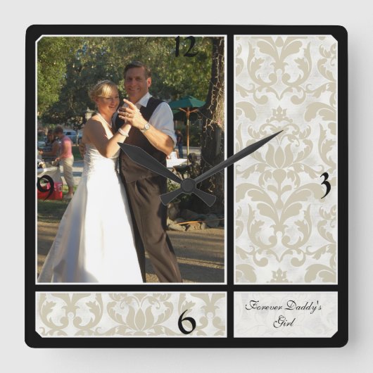 Aged Vintage Damask Pattern Wedding Photograph Vierkante Klok (Voorkant)