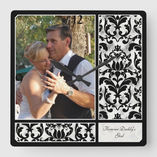 Aged Vintage Damask Pattern Wedding Photograph Vierkante Klok (Voorkant)