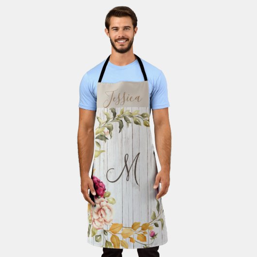 Aged Wood Monogram met Roos Bloom Wreater Schort (Gedragen)