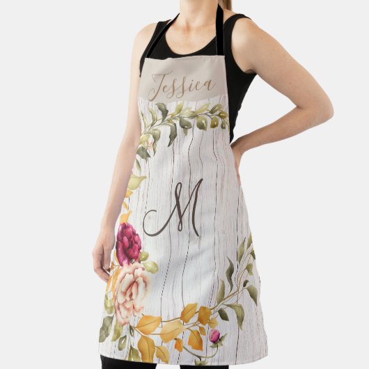 Aged Wood Monogram met Roos Bloom Wreater Schort (Insitu)