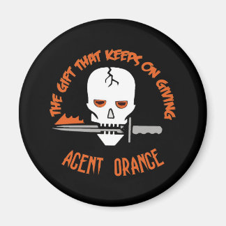 Agent Oranje de Gift DARK Magneet