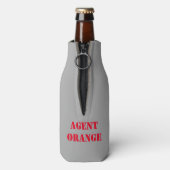 AGENT ORANJE FLESJESKOELER (Fles Achterkant)