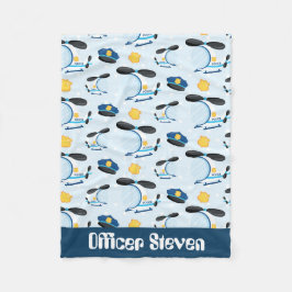 Agent voegt naam politie babydeken toe fleece deken