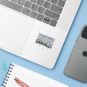 Aggressief op zoek naar Duisternis – Vet Tekst Des Sticker (Laptop met iPhone)