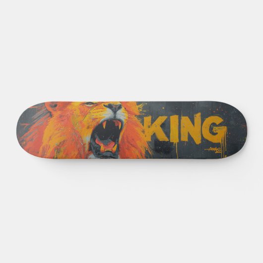 Aggressive Lion Roar Graffiti Mural with King Text Persoonlijk Skateboard (Horizontaal)