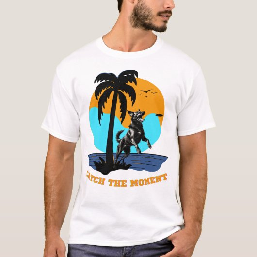 Agility Summer Vibes: Retro Sunset Jumping Dog Ar T-shirt (Voorkant)