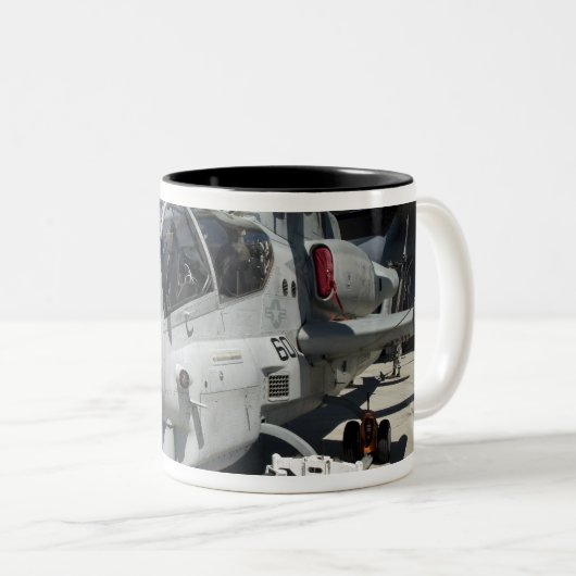 AH-1Z Super Cobra-aanvalshelikopter Tweekleurige Koffiemok (Voorkant rechts)
