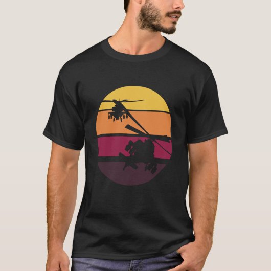 AH 64 Apache afgetekend tegen de zonsondergang T-shirt (Voorkant)