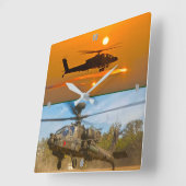 AH-64E APACHE GUARDIAN VIERKANTE KLOK (Hoek)