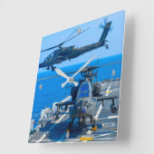 AH-64E APACHE GUARDIAN VIERKANTE KLOK (Hoek)