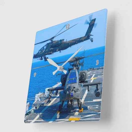 AH-64E APACHE GUARDIAN VIERKANTE KLOK (Hoek)