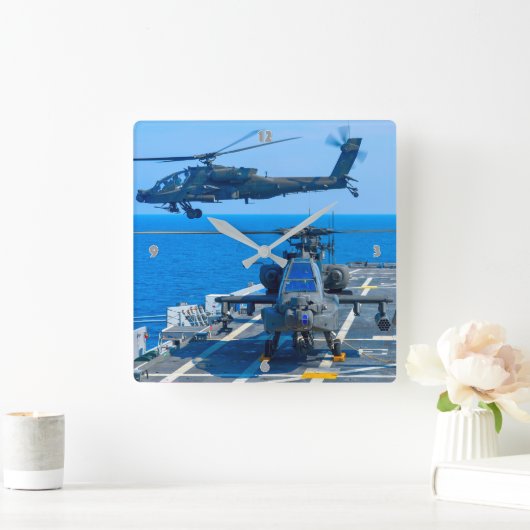 AH-64E APACHE GUARDIAN VIERKANTE KLOK (Huis)