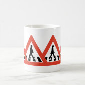 Ah-Bee Road Crossing Koffiemok (Center)