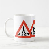 Ah-Bee Road Crossing Koffiemok (Links)