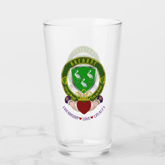 Ahearne Irish Shield & Claddagh Bier Glas (Achterkant)