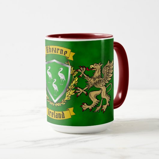 Ahearne Irish Shield & Griffins Personalized Mok (Voorkant rechts)