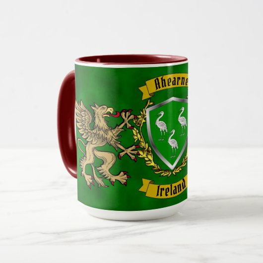 Ahearne Irish Shield & Griffins Personalized Mok (Voorkant links)