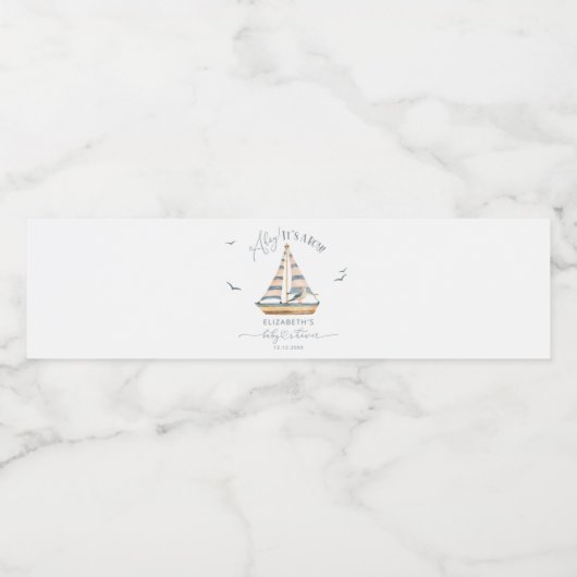 Ahoy Het is een Boy Nautical Sailboat Baby shower Waterfles Etiket (Enkel label)