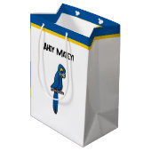 Ahoy Matey Pirate Parrot Cartoon, Funny Macaw Bird Medium Cadeauzakje (Achterkant Gekanteld)