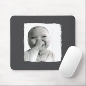 Ai Baby Giggling Holding Back Laugh Funny Viral Ge Muismat (Met muis)