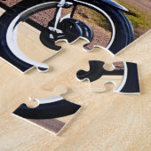 AI-kunst van een zwart Beer op een motor! Legpuzzel (Zijkant)